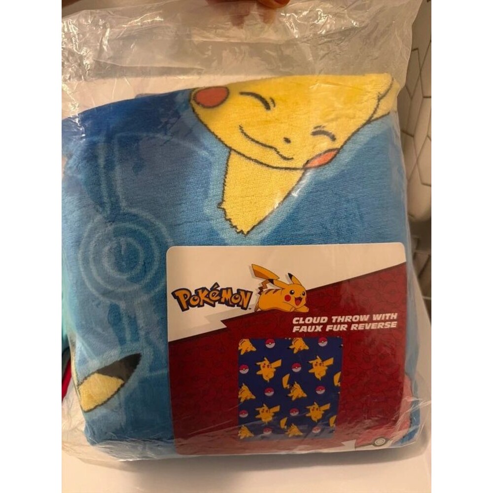 Pokémon Ready to Bolt Plush Faux Fur Kids Throw Blanket 50" x 60"